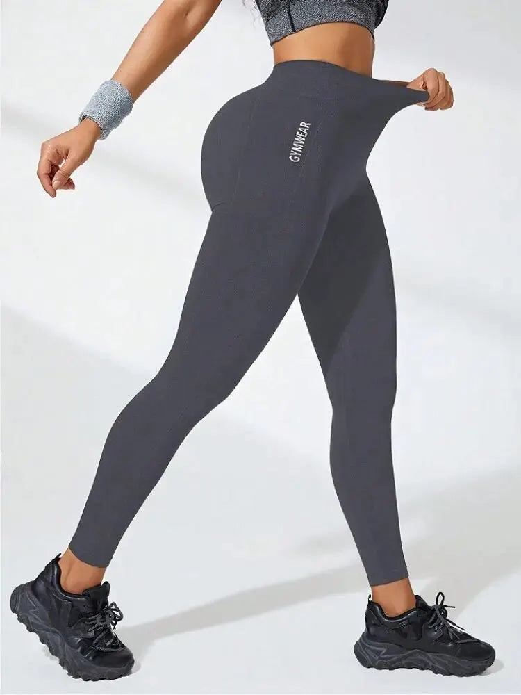 calça elastano justas sem costura, cintura alta, que se ajusta conforme o corpo. perfeita para exercícios ao ar livre e academia.