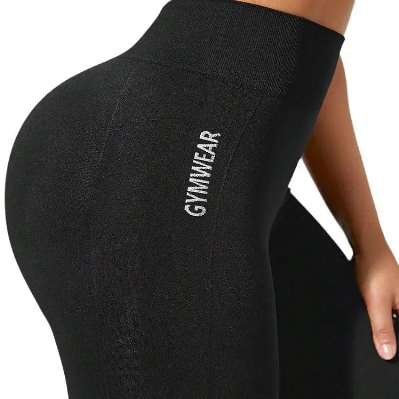 calça elastano justas sem costura, cintura alta, que se ajusta conforme o corpo. perfeita para exercícios ao ar livre e academia.